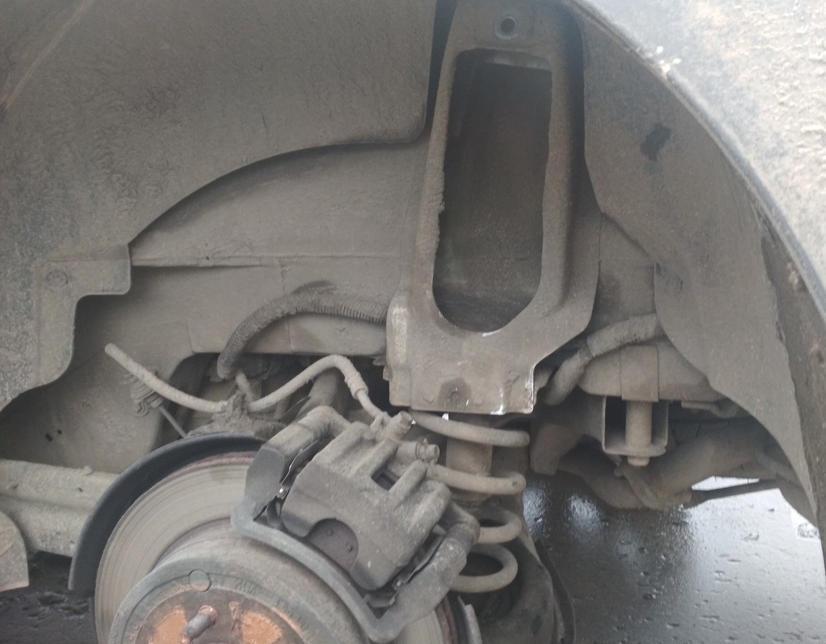 задняя подвеска - сняли задний амортизатор Каптива