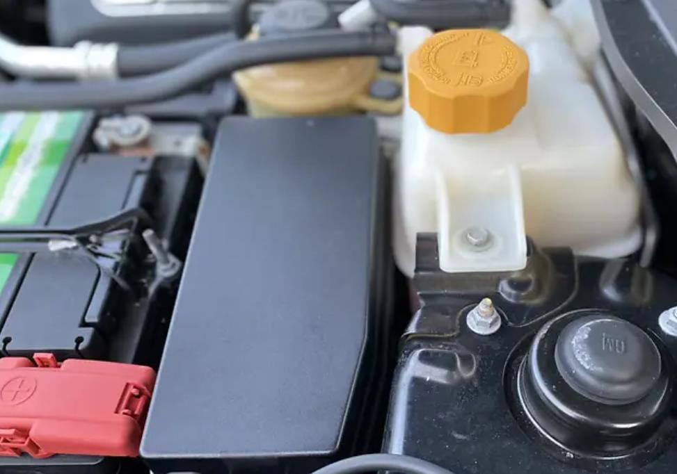 бачок охлаждающей жидкости Шевроле Каптива