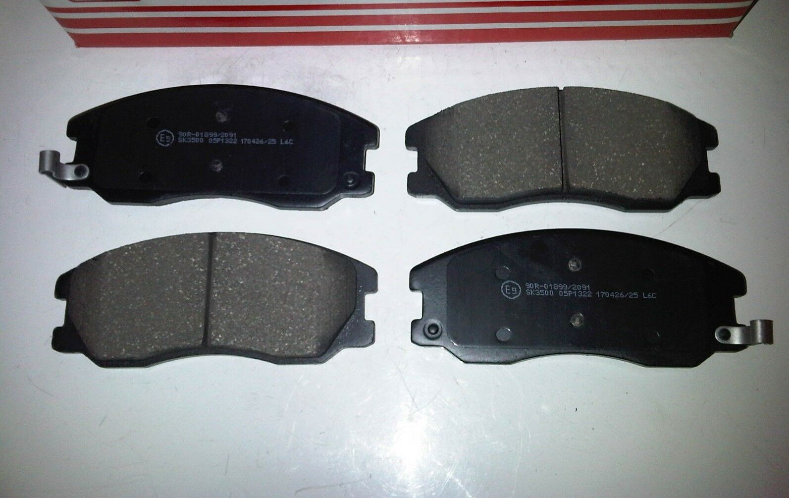 комплект новых тормозных колодок на Шевроле Каптива