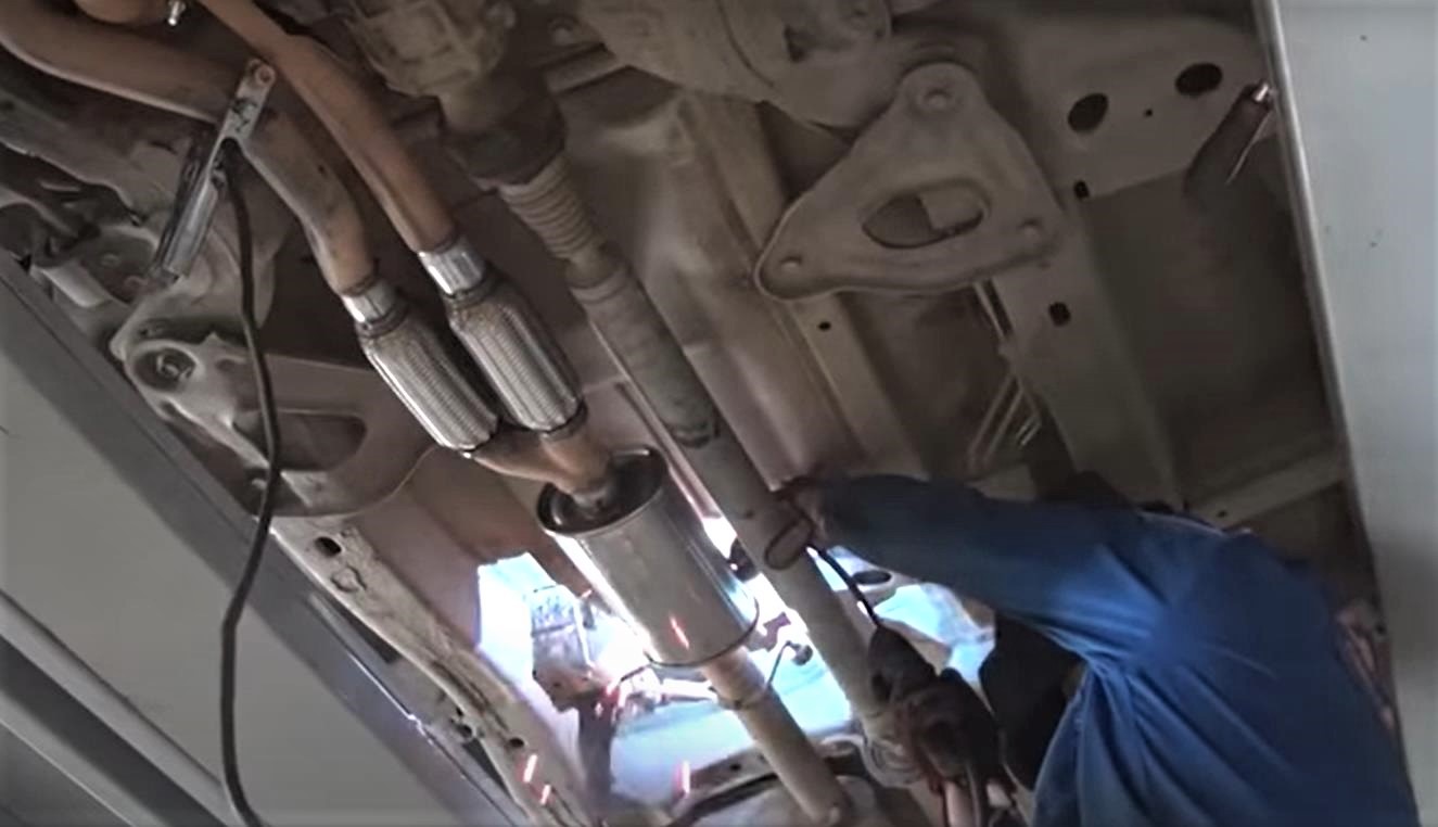 замена катализатора на пламегаситель Шевроле Каптива