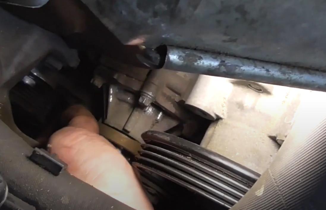 Замена помпы Шевроле Круз