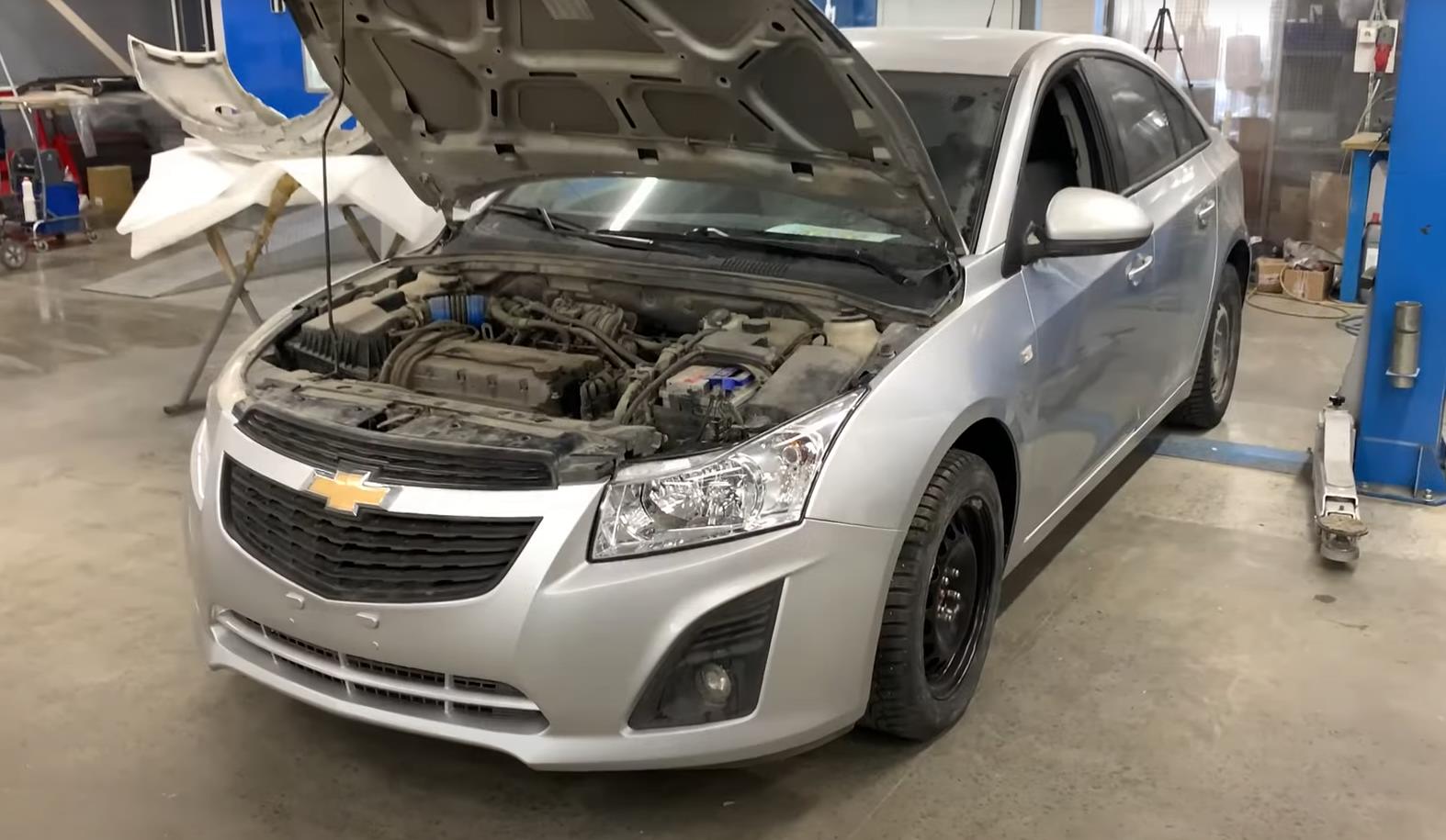 Шевроле Круз в автосервисе