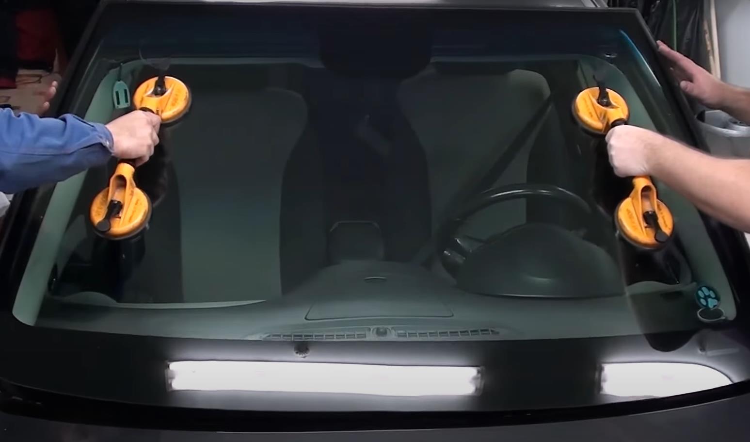 Замена лобового стекла Шевроле Круз