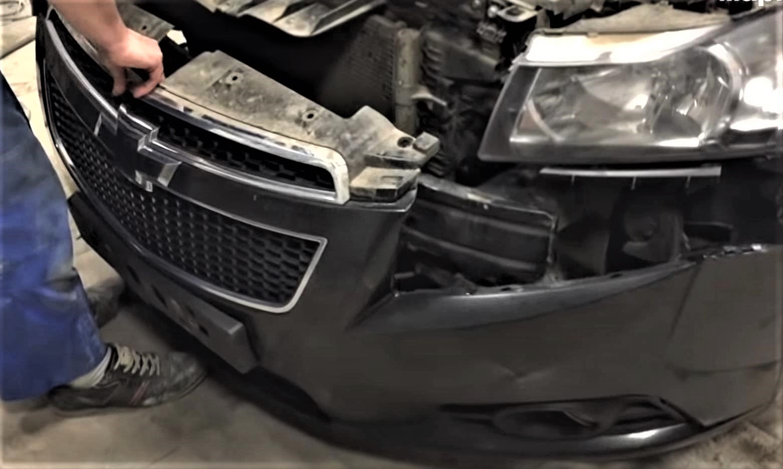 снятие бампера Шевроле Круз