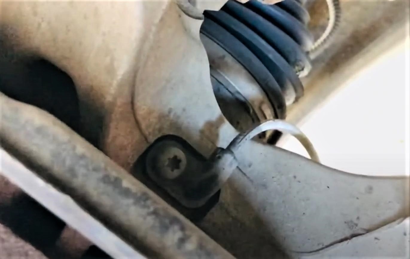 Замена датчика АБС Шевроле Круз