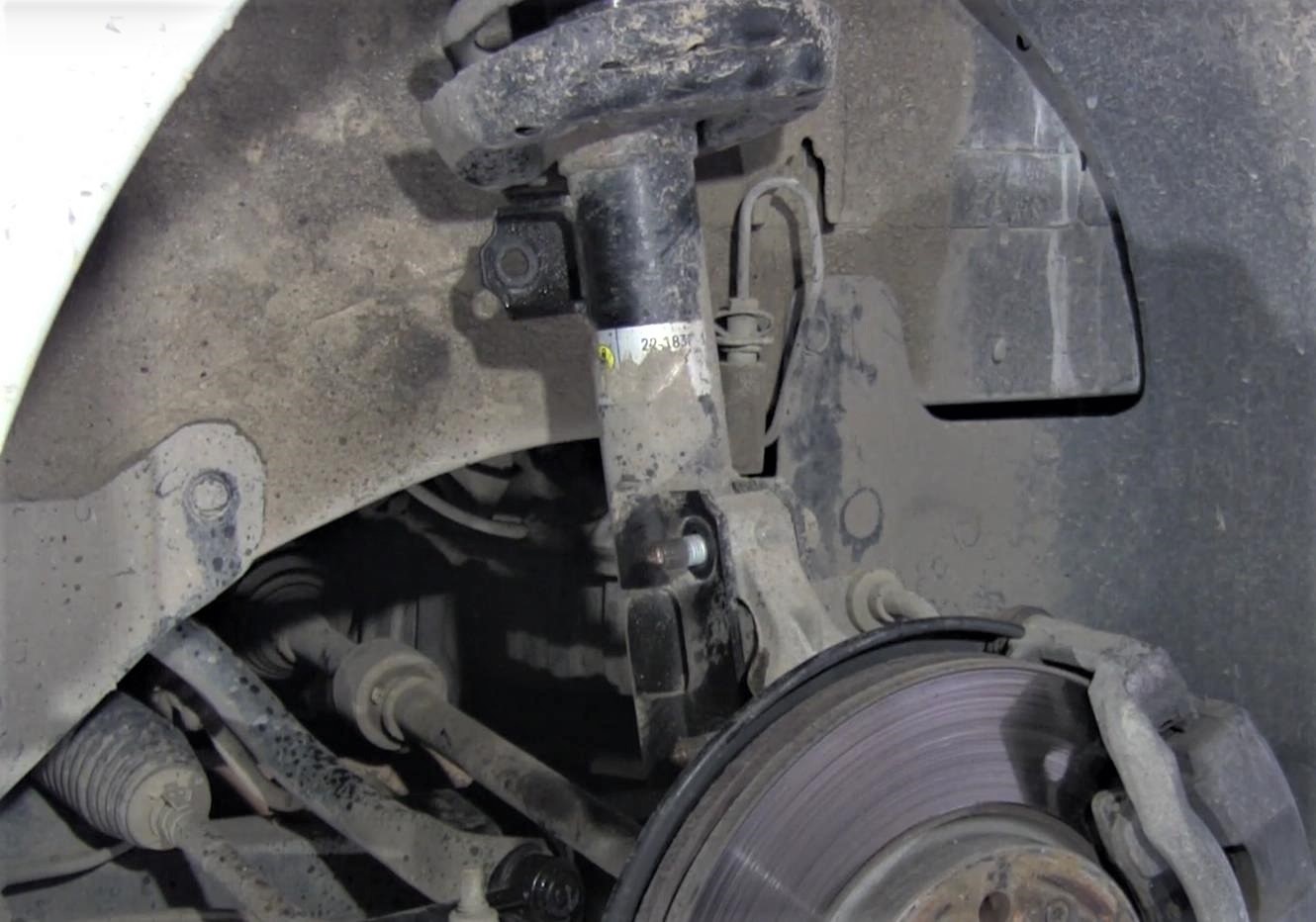 Замена передних амортизаторов Шевроле Круз