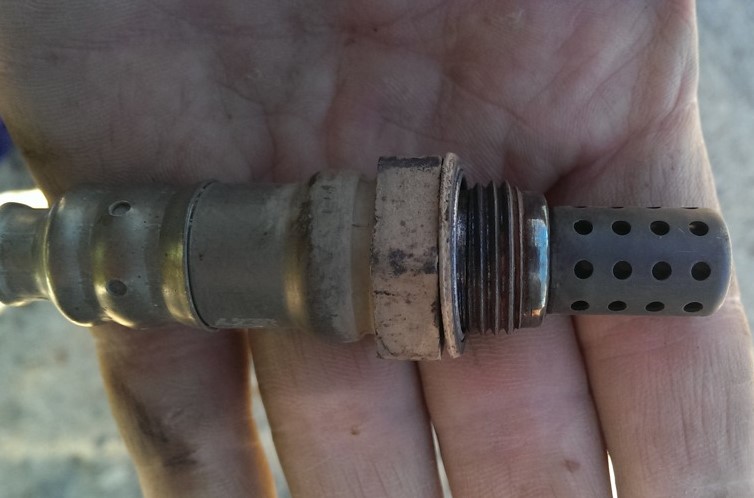 Старый датчик кислорода Шевроле