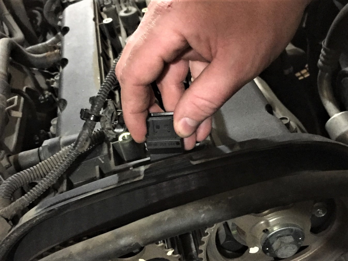 Замена датчика распредвала Шевроле Круз