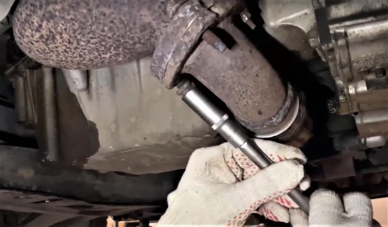 демонтаж катализатора на Шевроле Круз