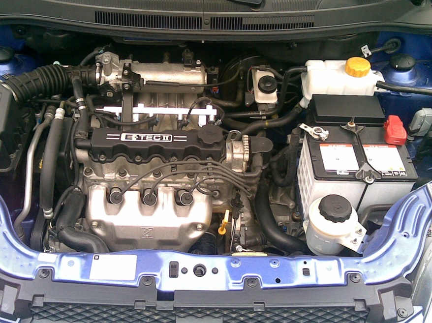 Двигатель Шевроле Авео перед заменой прокладки клапанной крышки