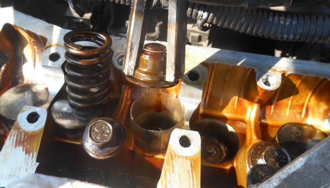 Замена маслосъемных колпачков Шевроле Авео