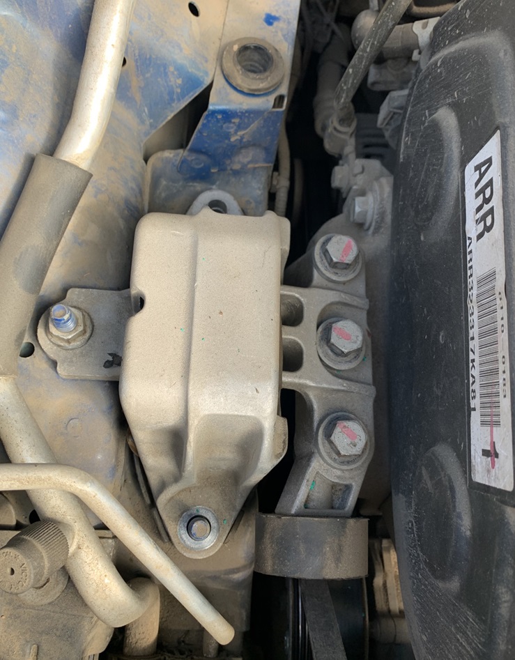 Замена опоры двигателя Шевроле Авео