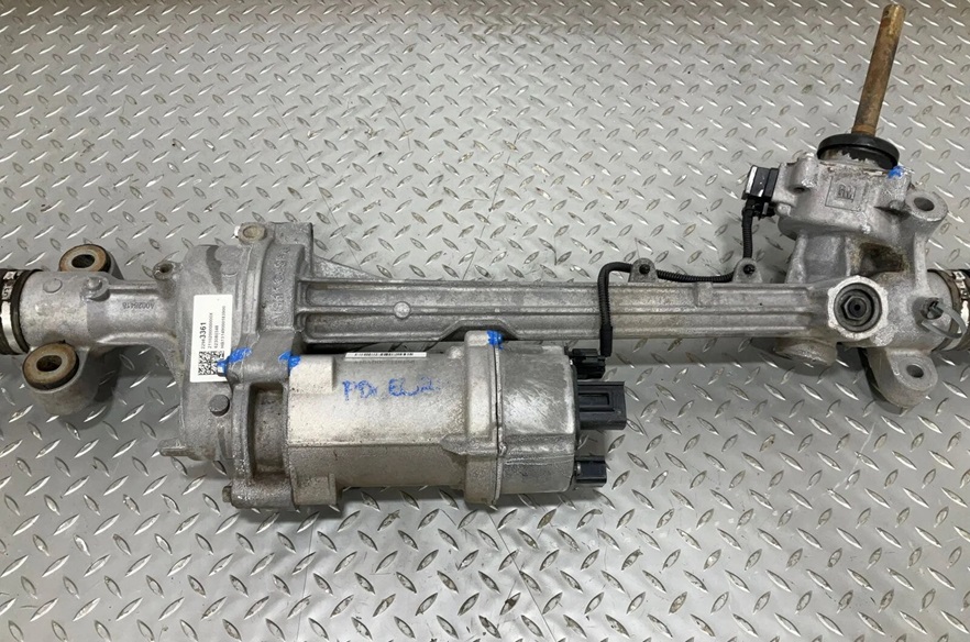 Рулевая рейка снята для ремонта