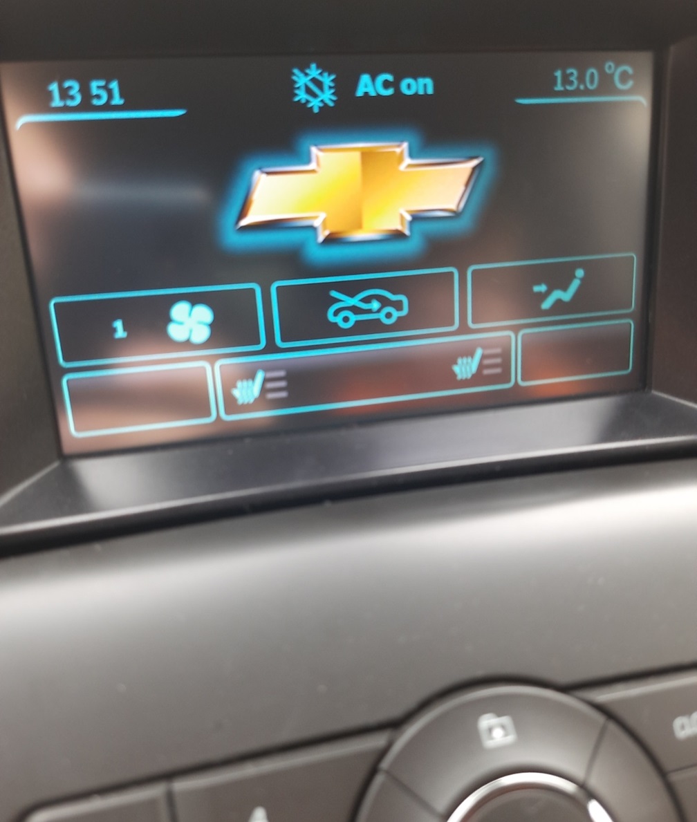 Кондиционер нормально работает после обслуживания