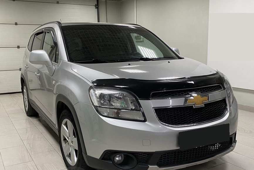 Шевроле Орландо в автотехцентре после ремонта приборной панели