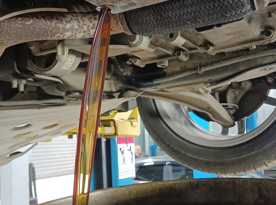 Замена масла в двигателе Шевроле Орландо