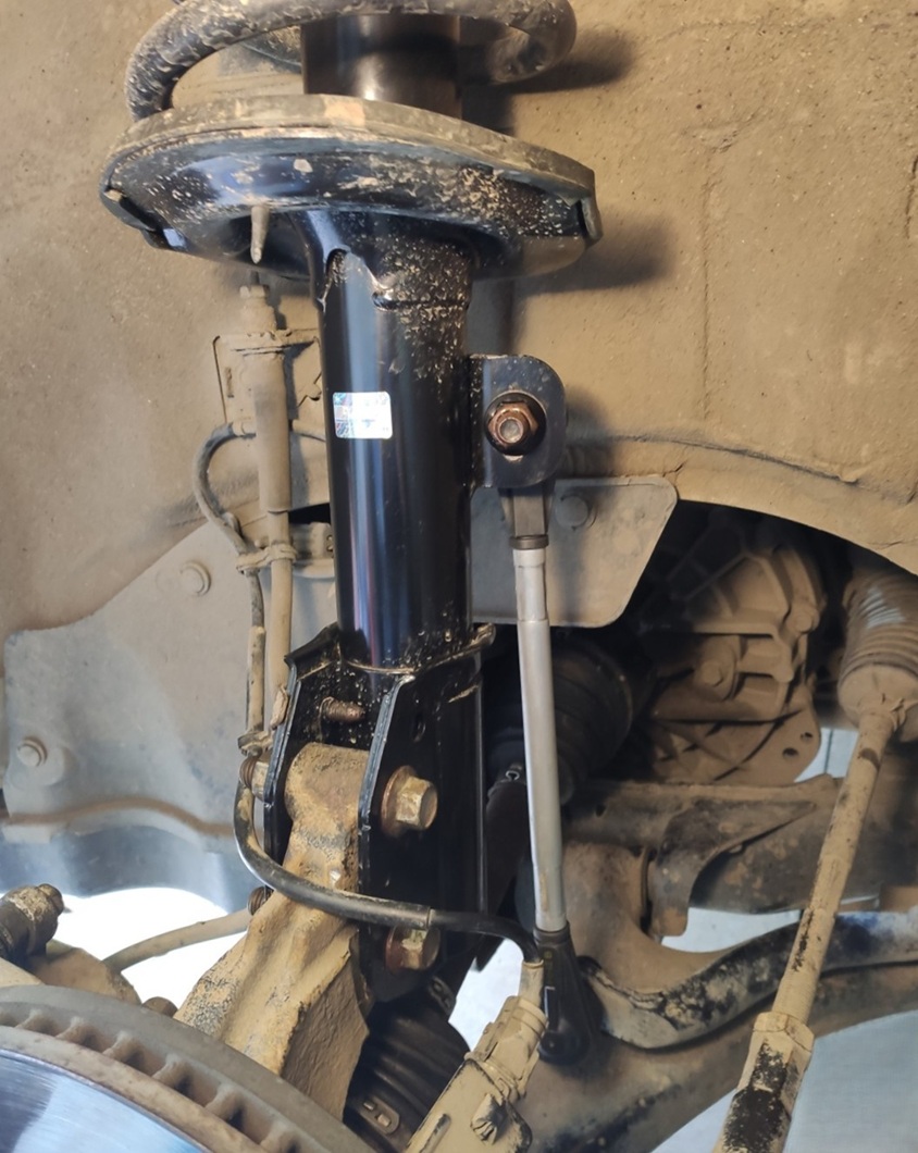 Замена передних амортизаторов Шевроле Каптива