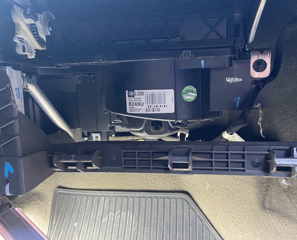 Замена моторчика печки Шевроле Кобальт