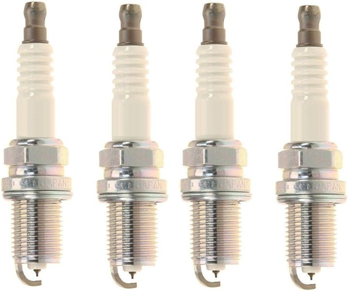 Комплект новых свечей