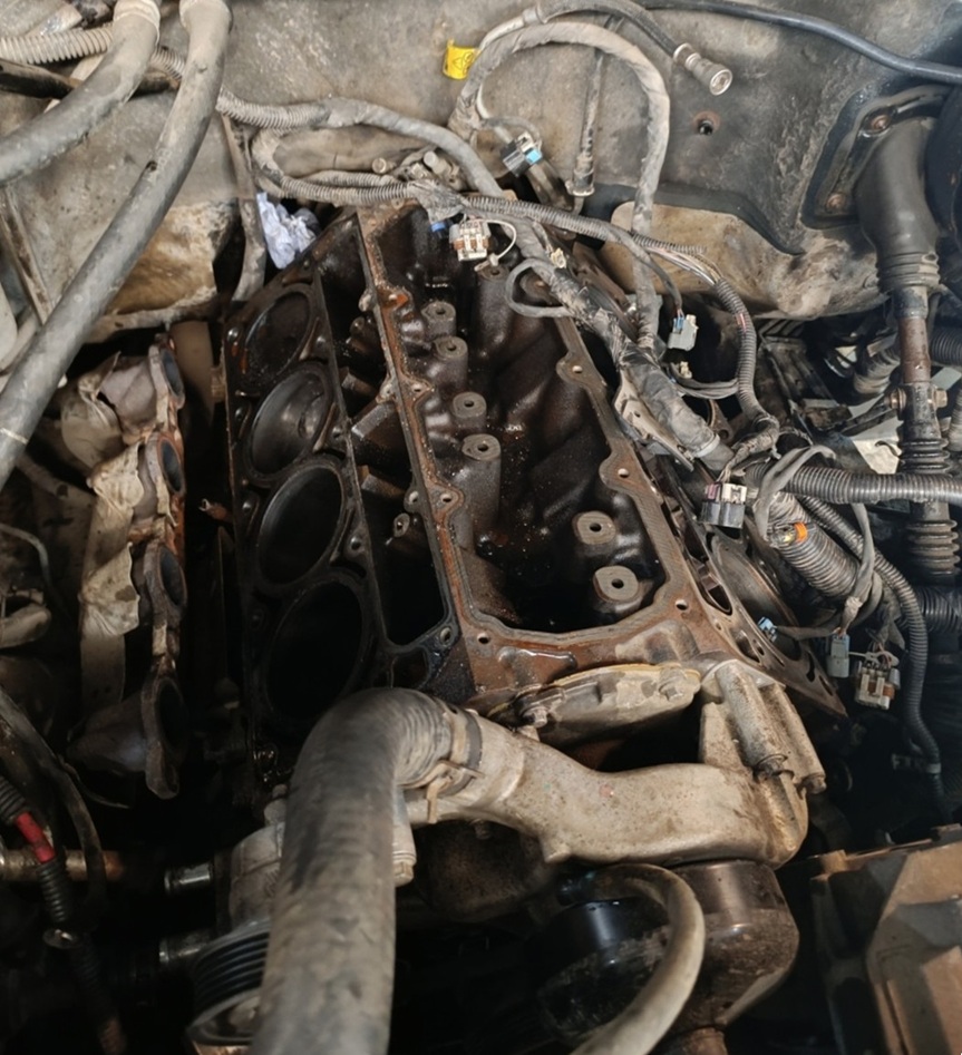 Замена прокладки ГБЦ Шевроле Тахо