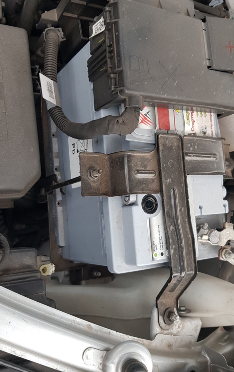 Замена аккумулятора Шевроле Эквинокс