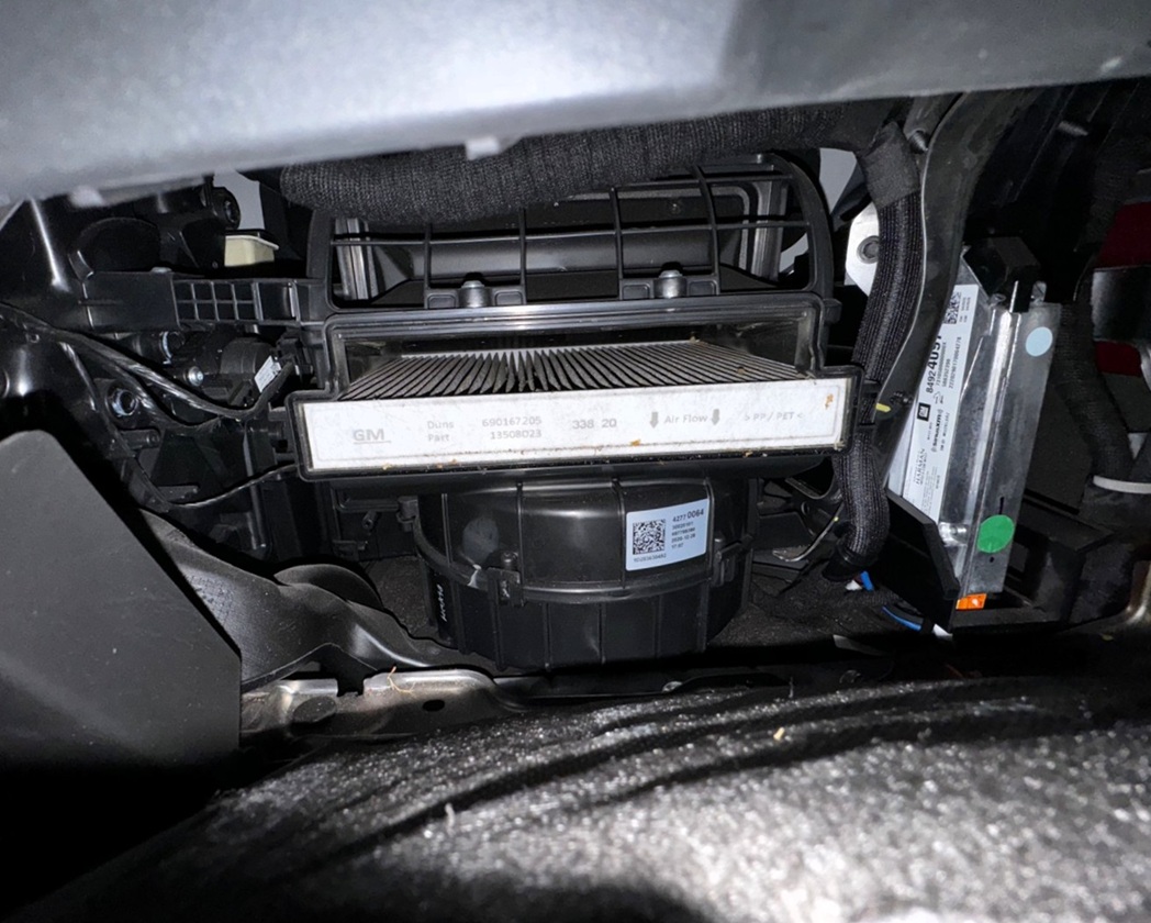 Замена салонного фильтра Шевроле Трейлблейзер