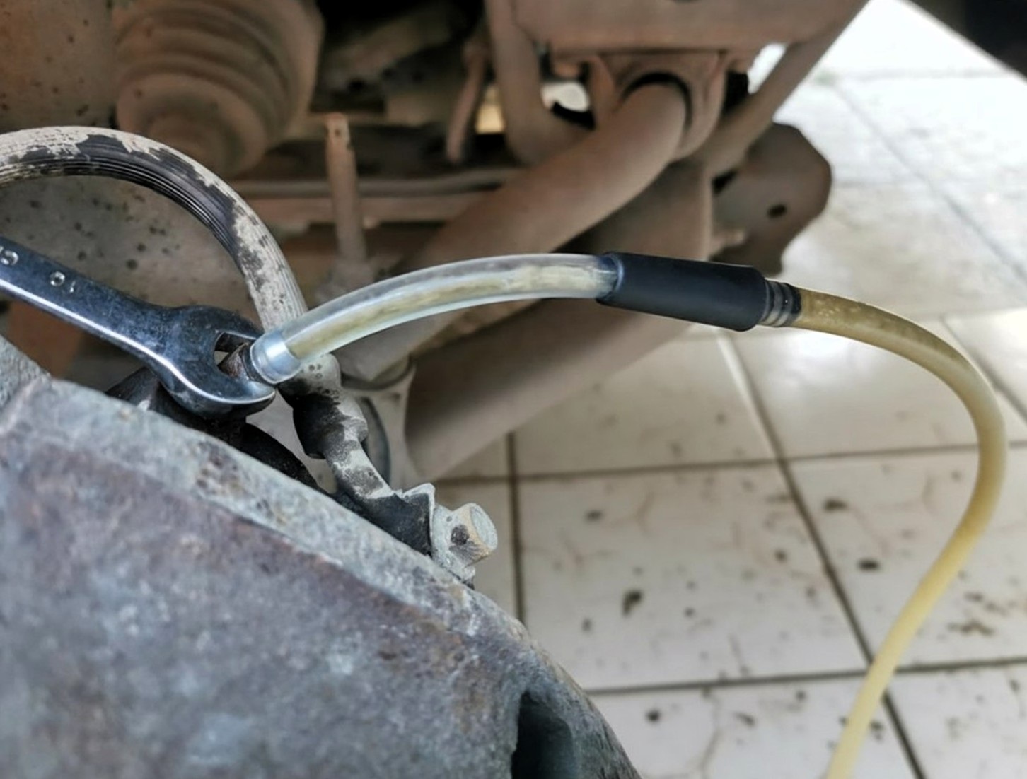 Замена тормозной жидкости Шевроле Трейлблейзер