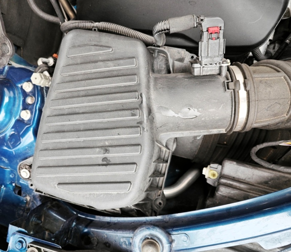 Замена воздушного фильтра Шевроле Эквинокс