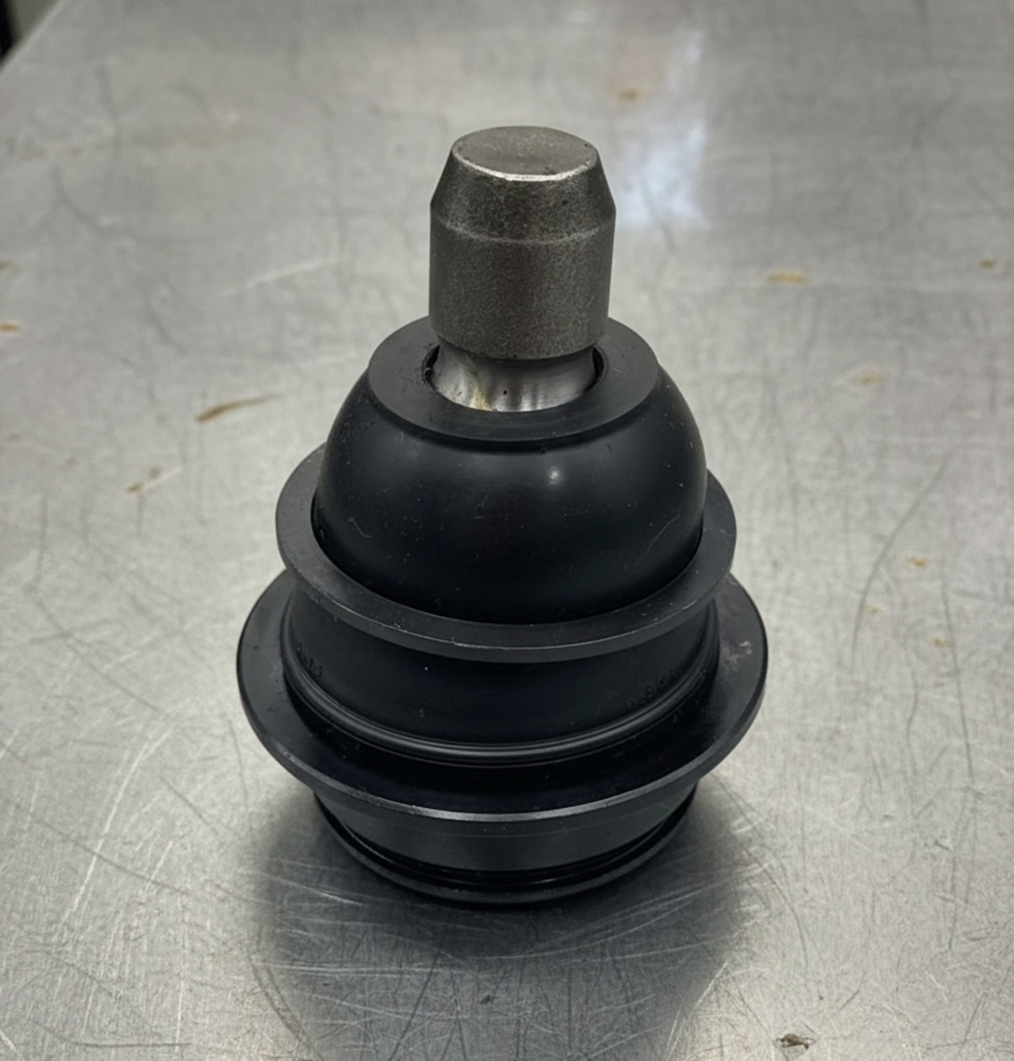 Новая шаровая опора готова к монтажу