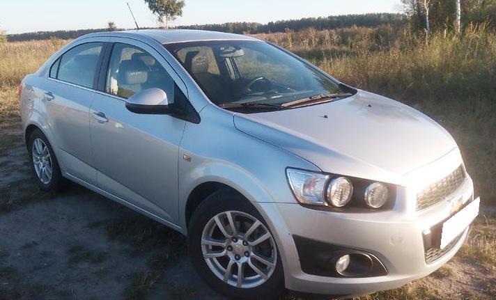 серый Шевроле Авео