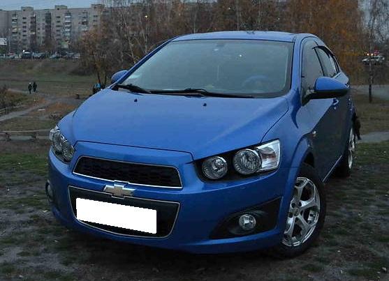 синий Авео спереди