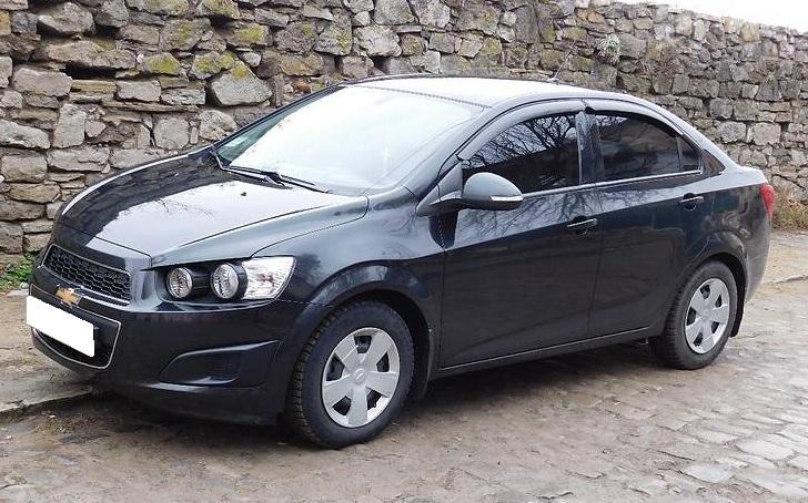 черный Шевроле Авео