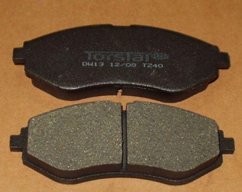 передние тормозные колодки