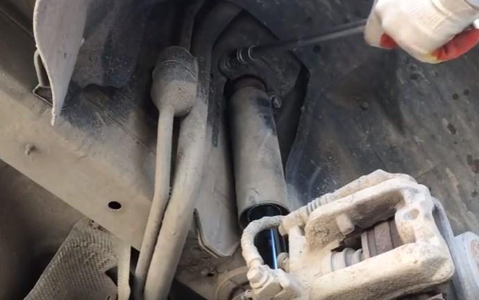 стойка амортизатора