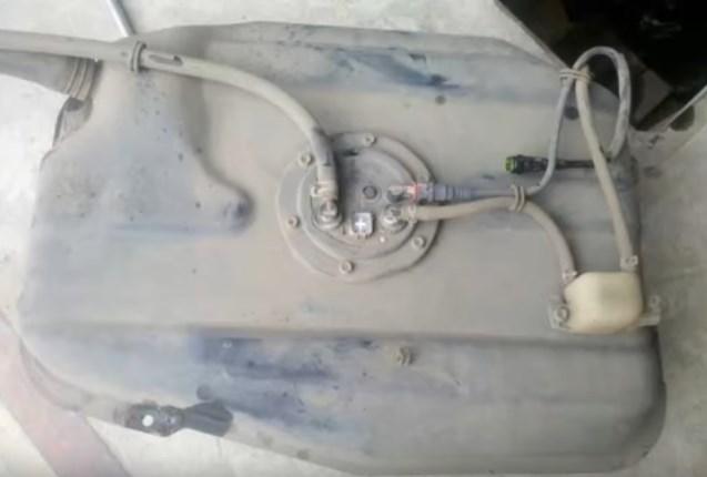 расположение бензофильтра на Крузе