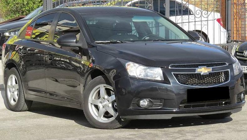 черный Шевроле Круз