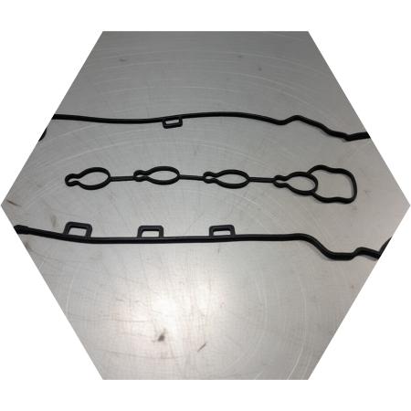 Новая прокладка крышки клапанов готова к монтажу