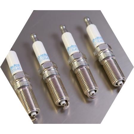 Комплект новых свечей готов к монтажу