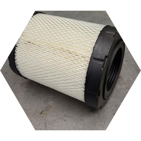 Новый фильтрующий элемент воздухофильтра готов к установке