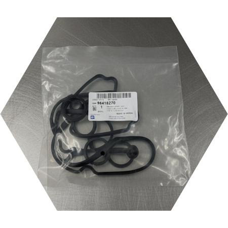 Новая прокладка крышки клапанов готова к установке